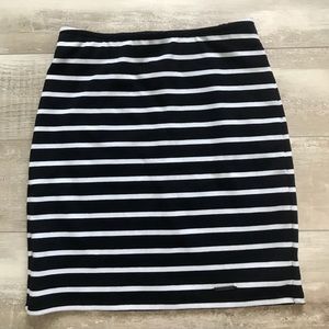 BRAND NEW W/ TAGS Abercrombie skirt, size small